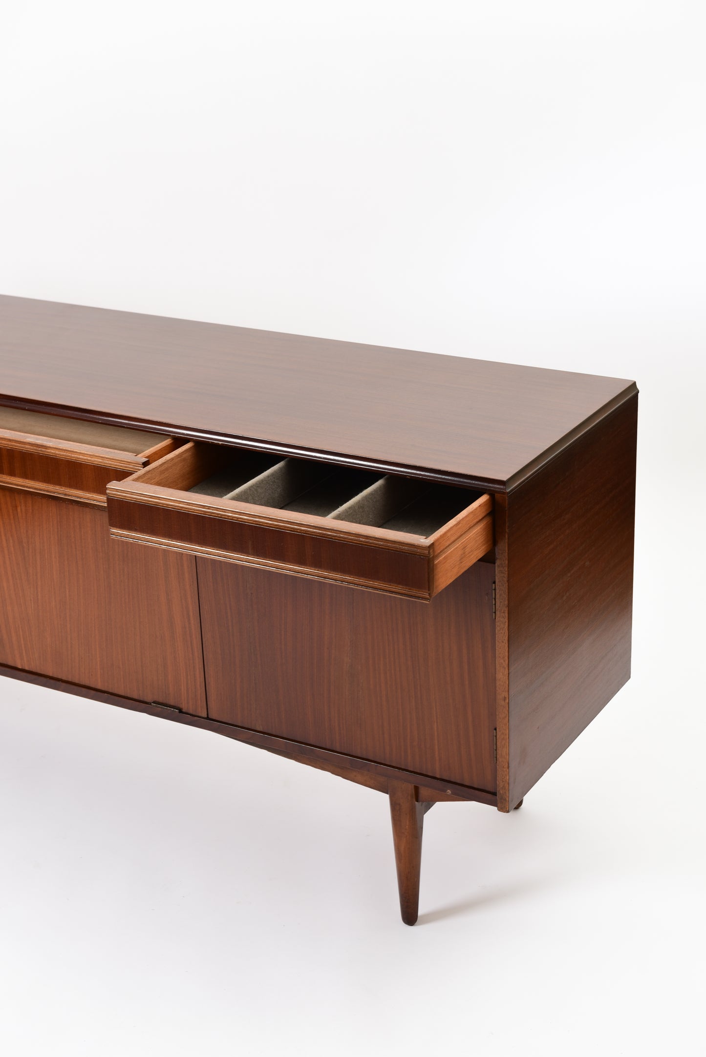 Comodă Mid-Century Vintage anii 1960