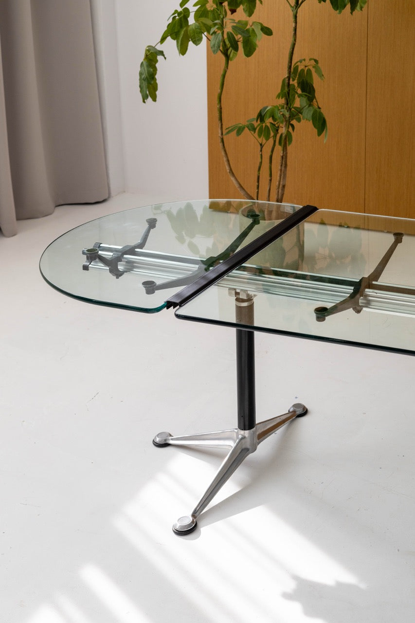 The Iconic Burdick Group Desk by Bruce Burdick for Herman Miller, 1980s