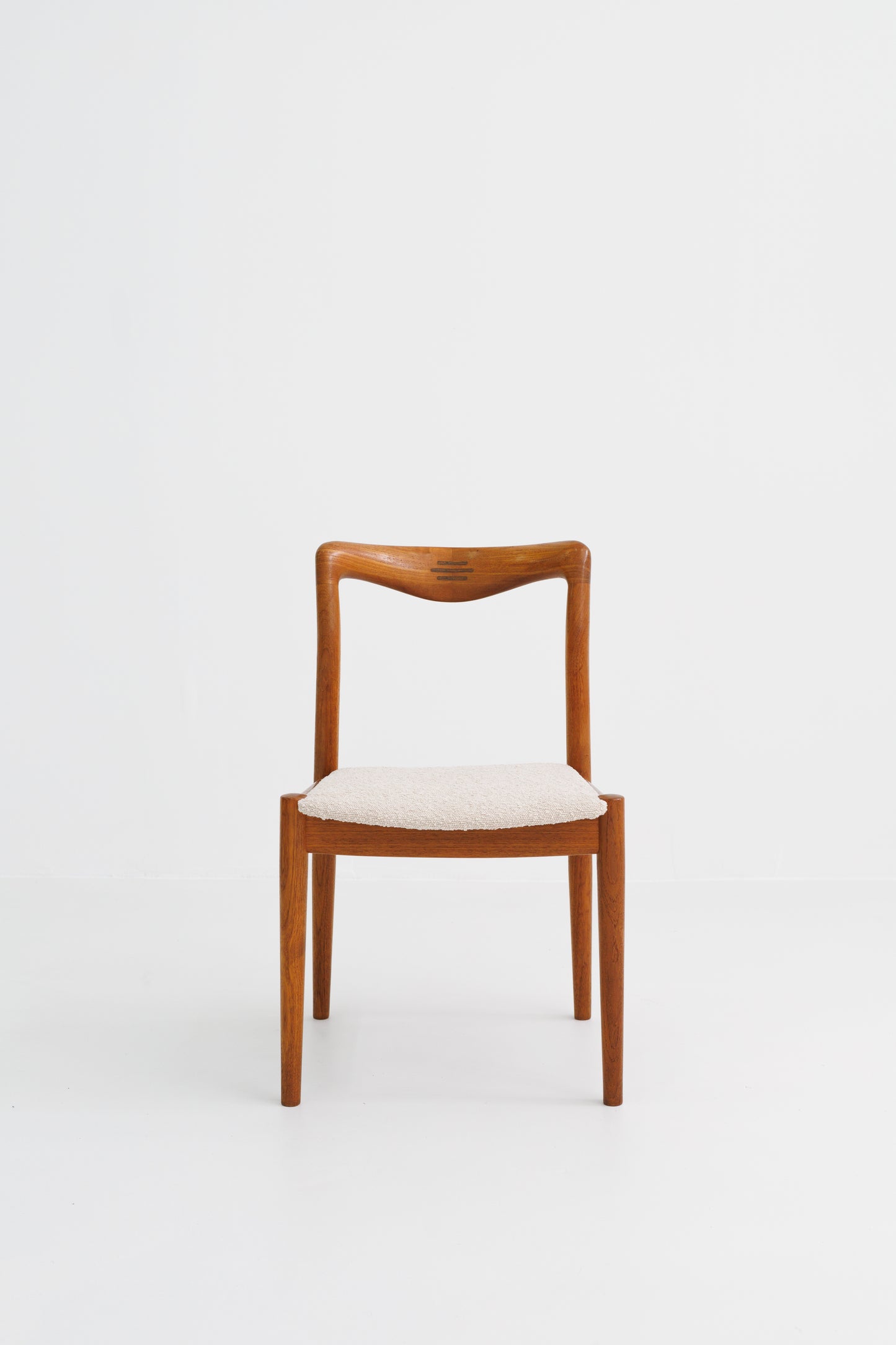 Set of 2 Mid-century Danish Dining Chairs by H.W. Klein