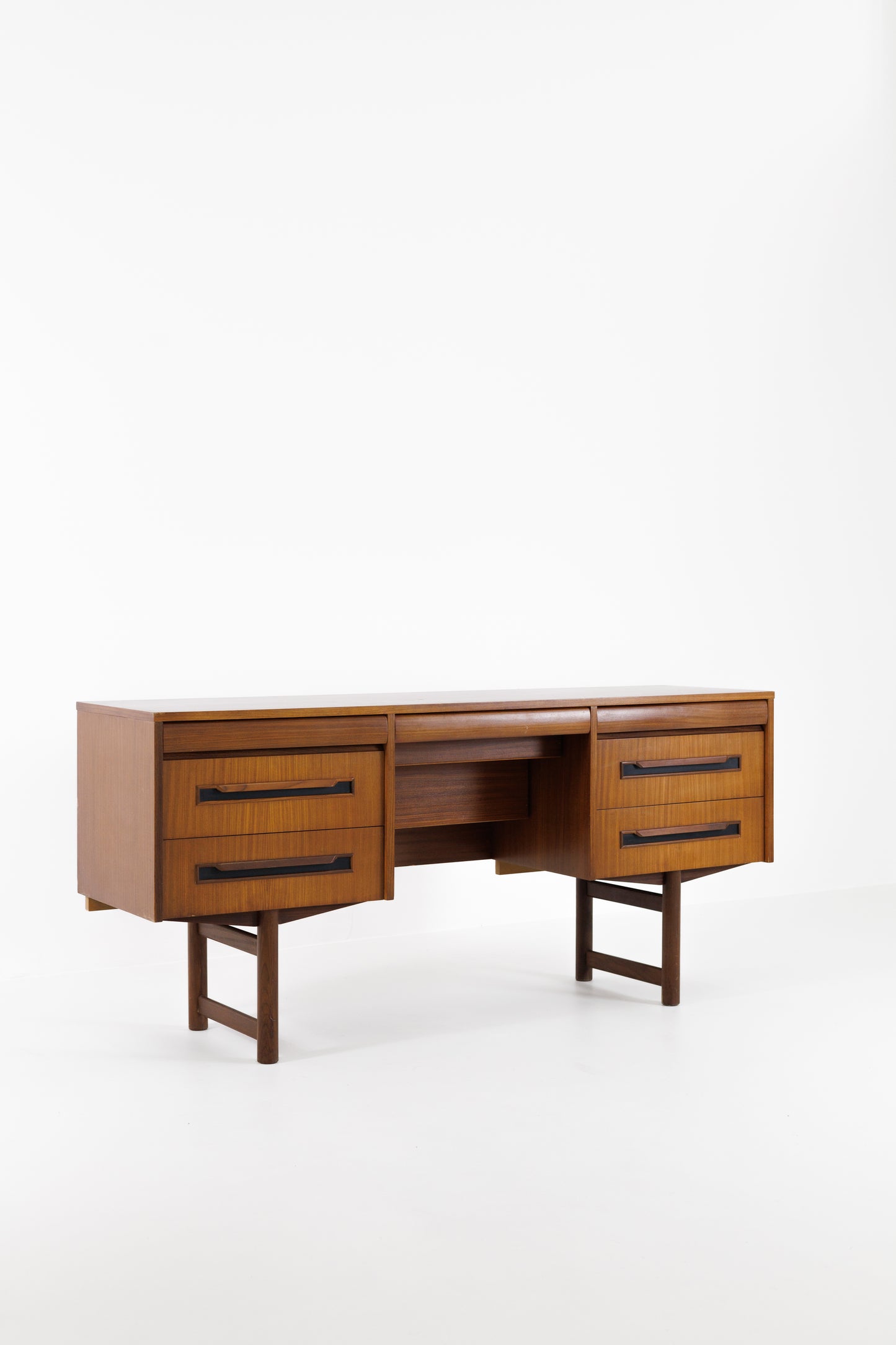 Mid-Century-Modern Writing Desk by Elliots of Newbury - England 1960s