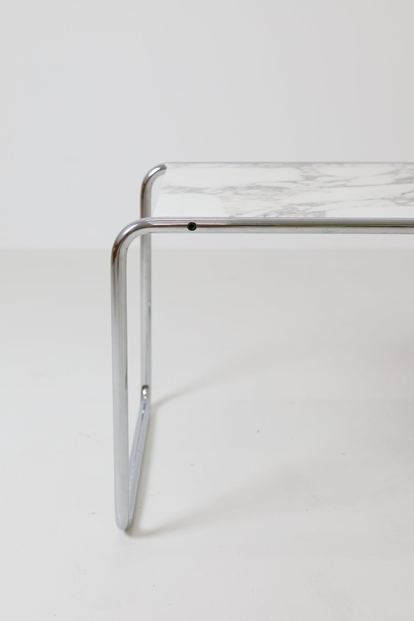 White Marble Coffee Table Laccio by Marcel Breuer for Knoll