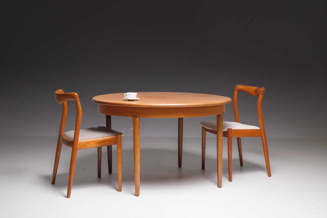 Set of 2 Mid-century Danish Dining Chairs by H.W. Klein