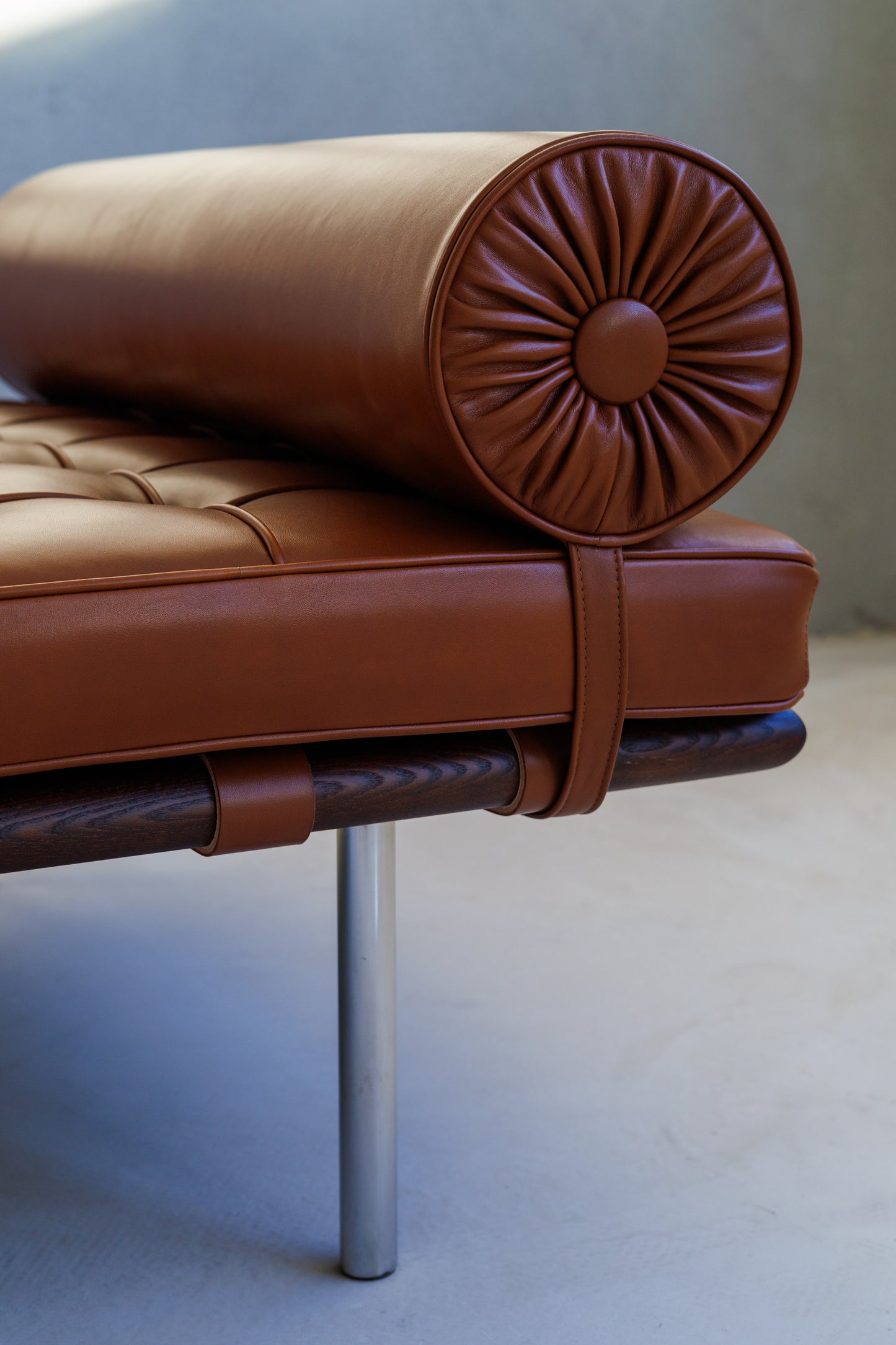 Barcelona Day Bed By Mies van der Rohe for Knoll - Cognac Leather