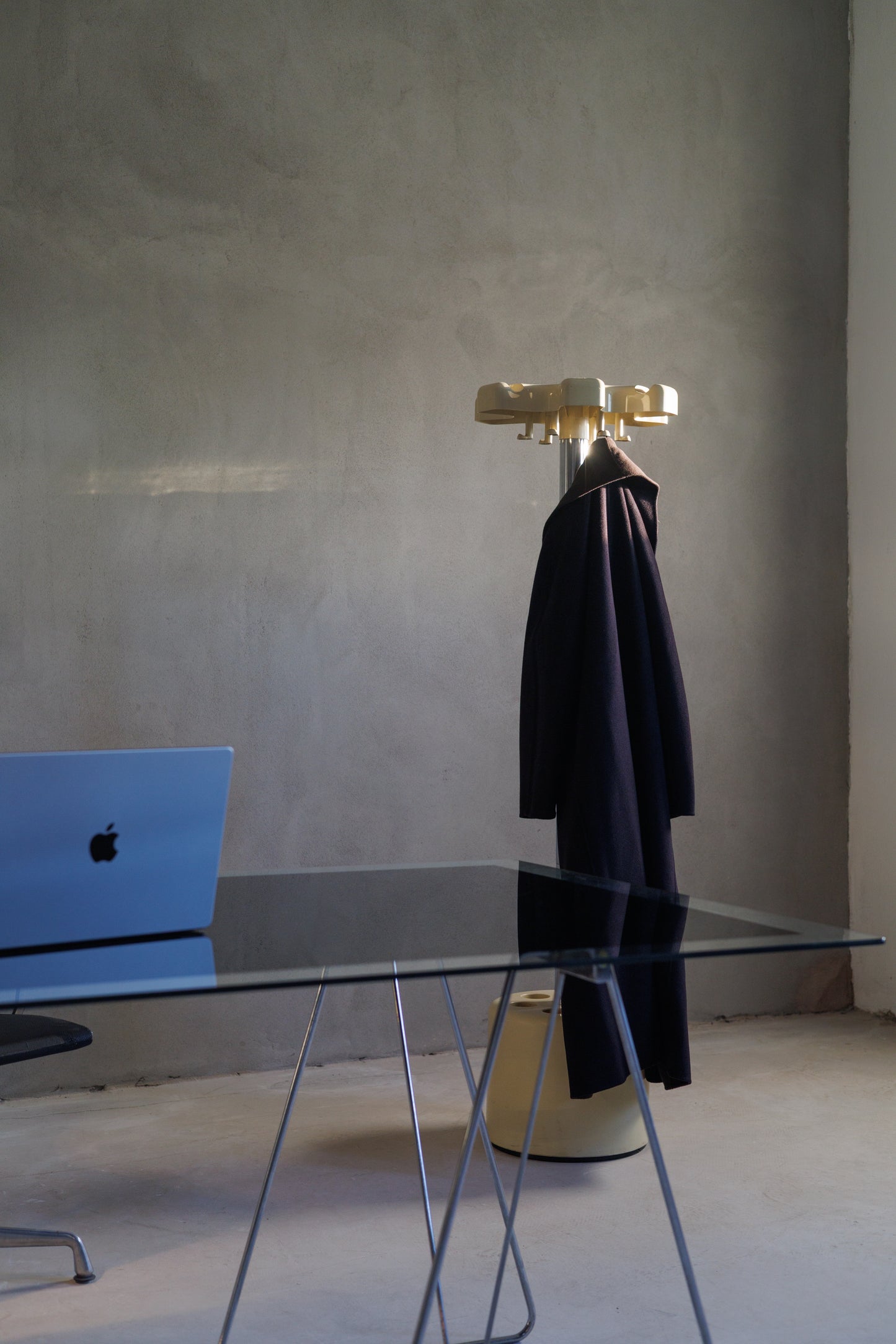 1970s Italian Coat Stand with Umbrella Support