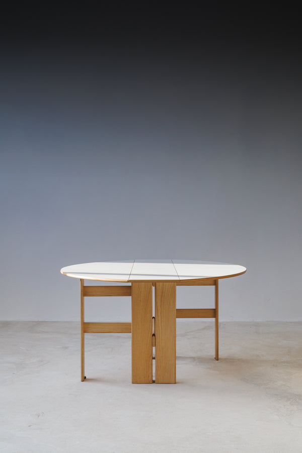 Scandinavian Extendable Dining Table | Contemporary Design
