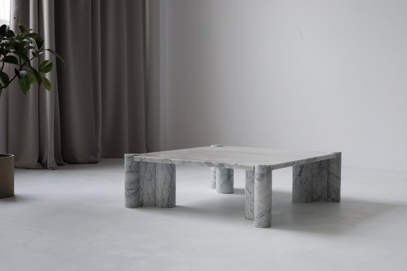 Jumbo Coffee Table by Gae Aulenti, Knoll