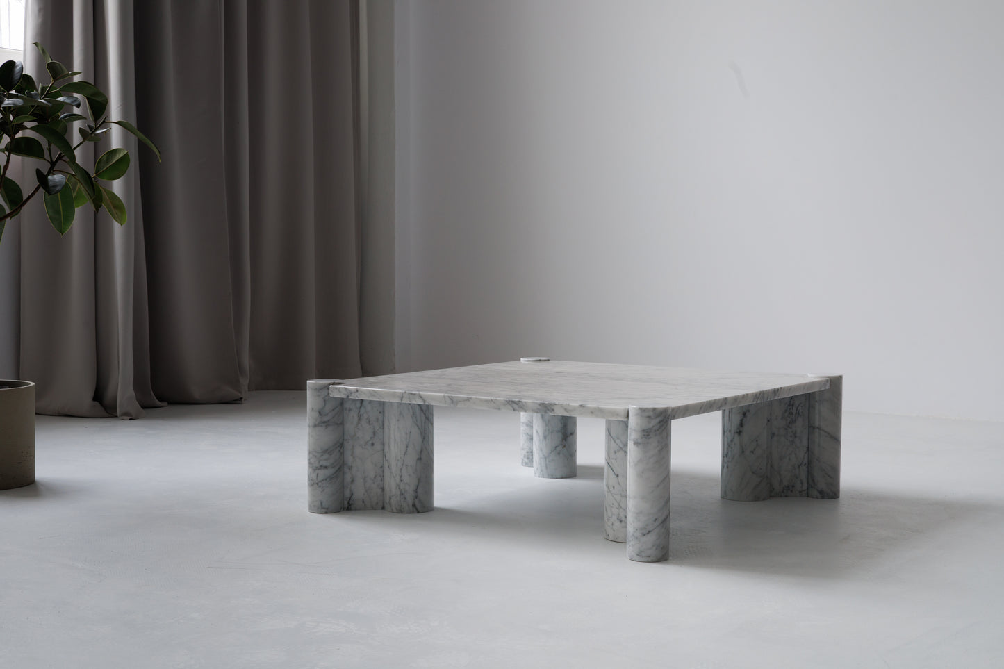 Jumbo Coffee Table by Gae Aulenti, Knoll