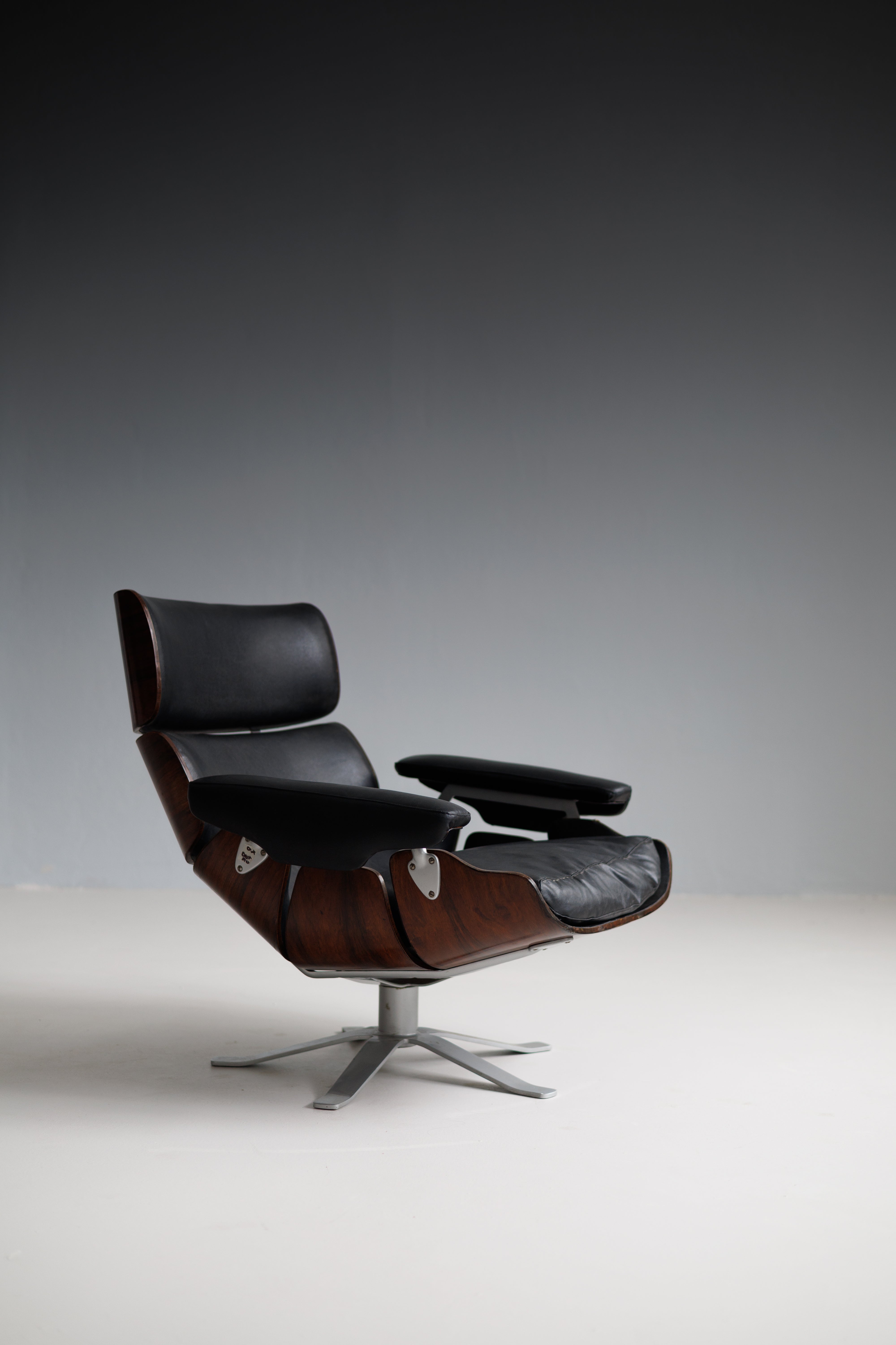 Vintage Mid-Century Armchairs – Urban Vintage