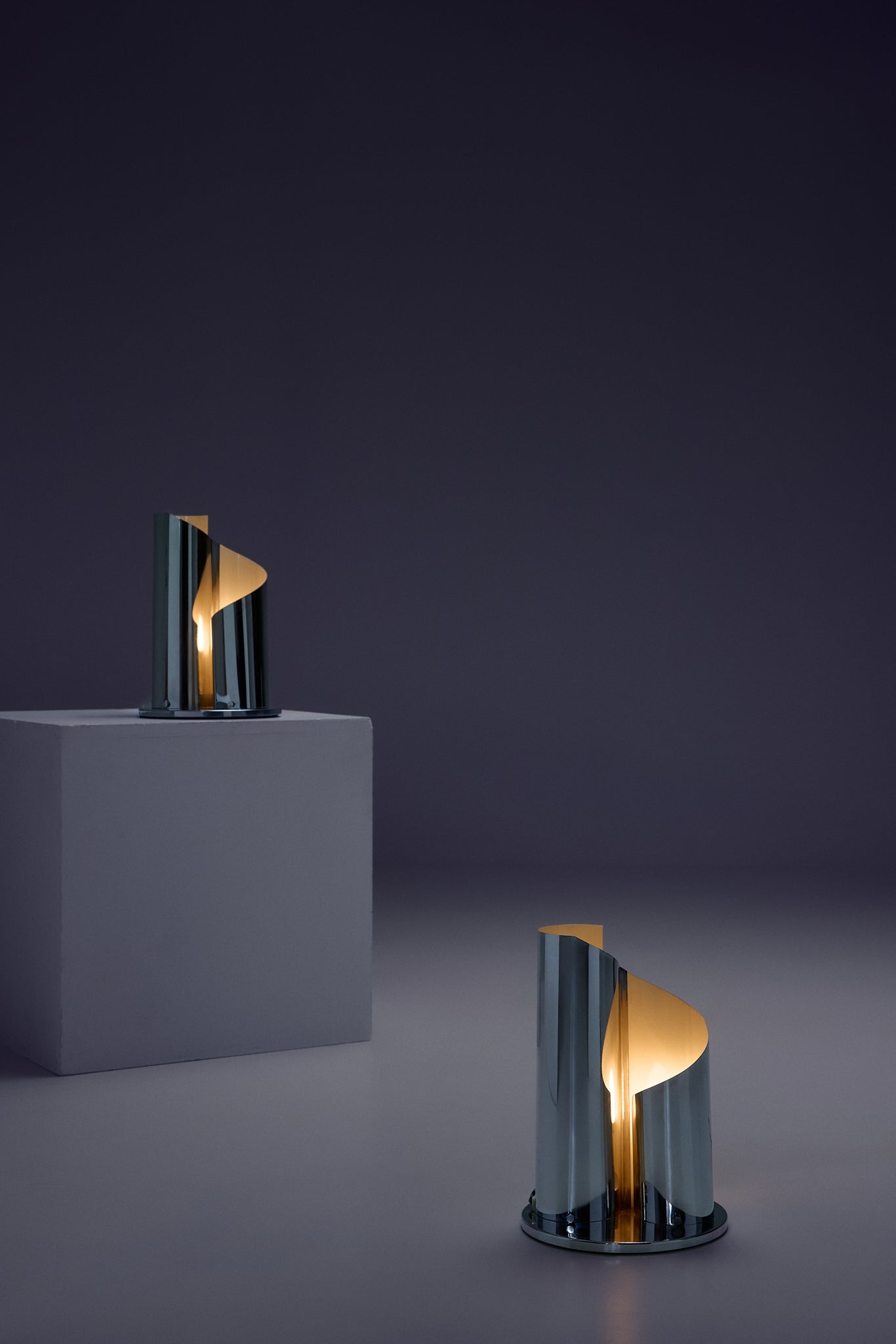 Set of 2 Sculptural Desk Lamps, Italy, 1970s