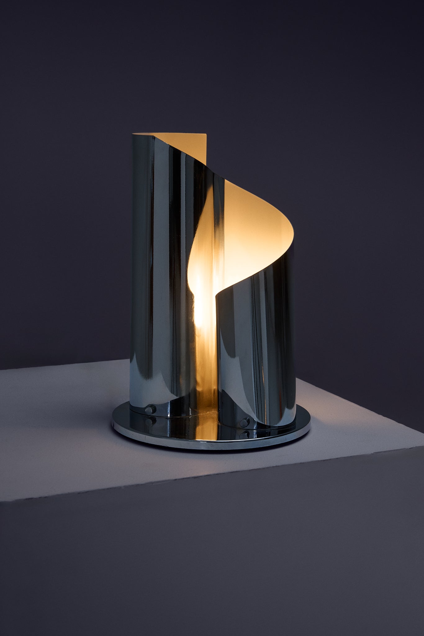 Set of 2 Sculptural Desk Lamps, Italy, 1970s